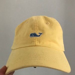 Vineyard Vines baseball hat.